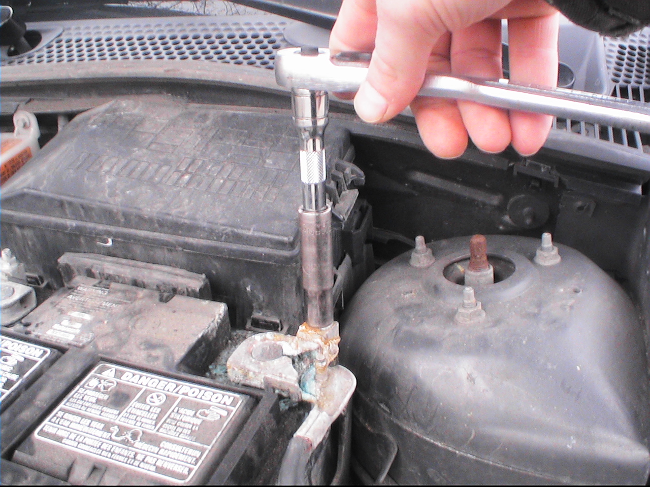 My Auto Care Racing Division : How to Change the Battery on a 2000