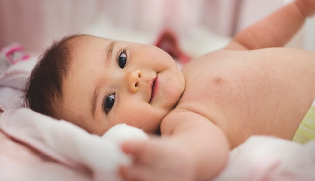 6 Video Bayi Mengemaskan Bikin Hati Adem dan Senyum Sendiri