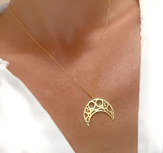 bijoux tendance hiver 2024 pendentif
