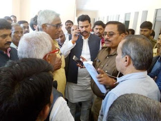 Jaunpur : आक्रोशित भाजपा कार्यकर्ता सहित व्यापारमंडल के लोगों ने किया प्रदर्शन Jaunpur : आक्रोशित भाजपा कार्यकर्ता सहित व्यापारमंडल के लोगों ने किया प्रदर्शन