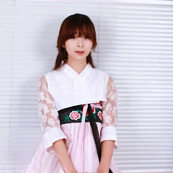 Seo Han Bit – In Maid Costume Foto 20