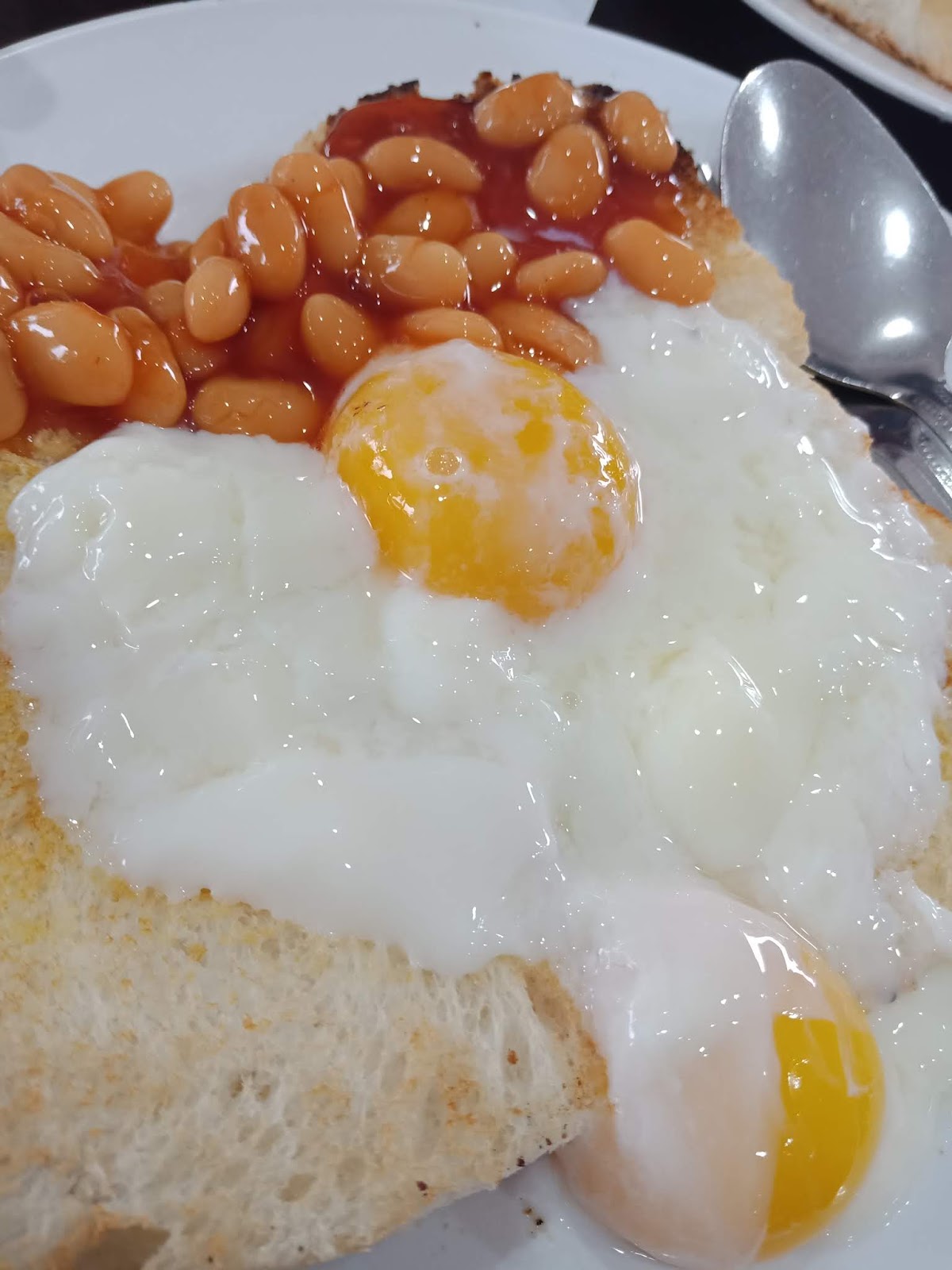 Roti Bakar Telur Goyang