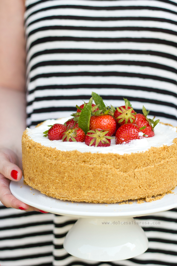 cheese cake al cioccolato bianco con panna, fragole e i must have #summer2016