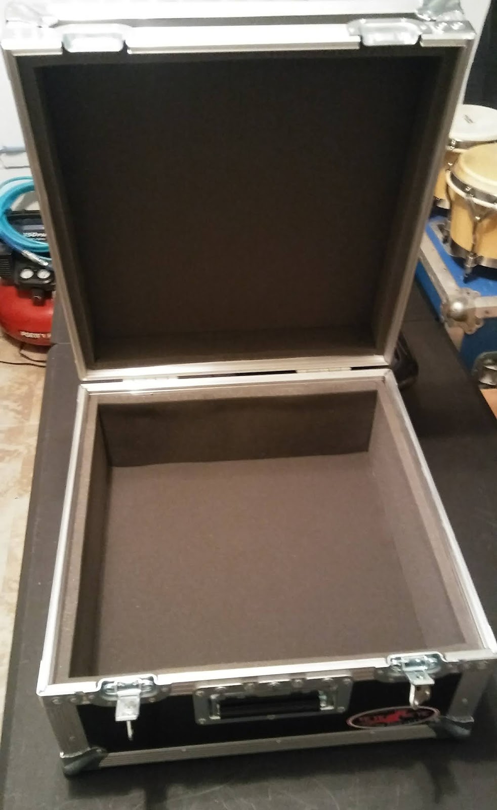 Custom Road Cases for ACCORDIONS.