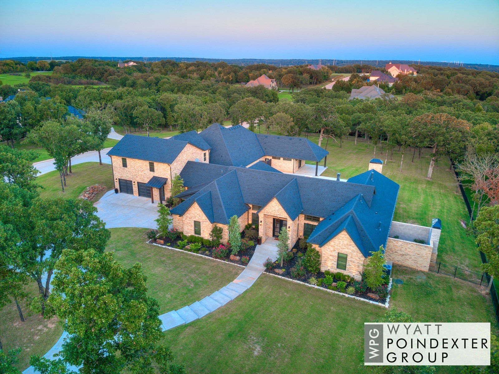 Transitional Brick Home In Arcadia, OK THE AMERICAN MANION