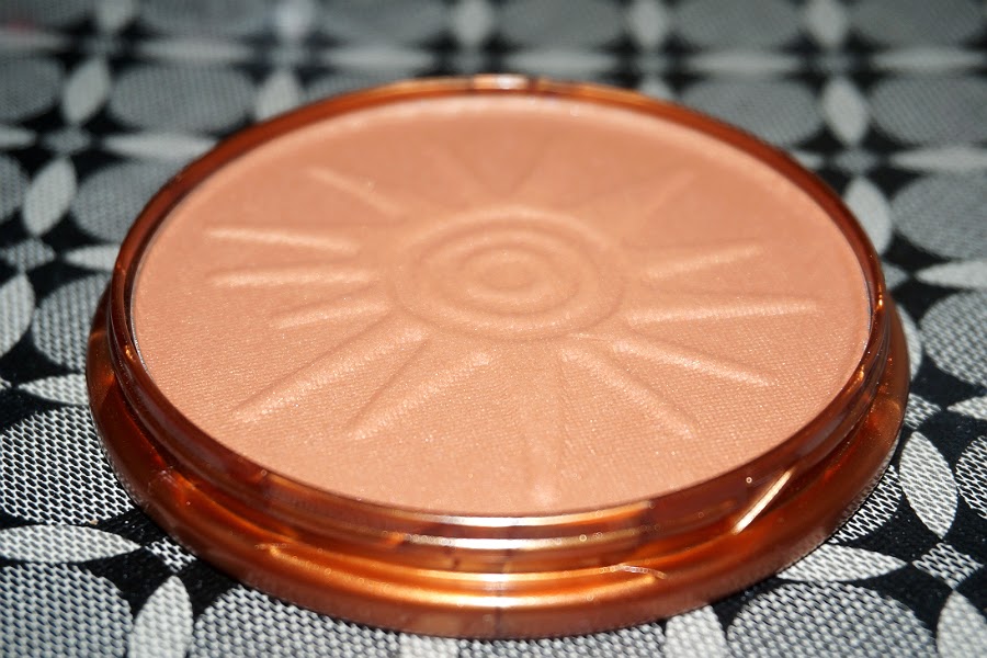 Rimmel London Natural Bronzer in Sun Glow (025) Review, Photos