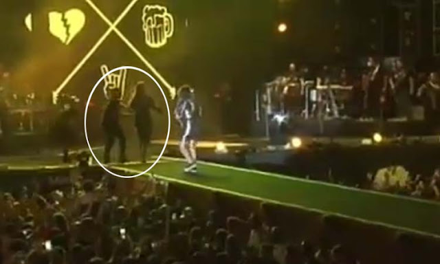 Ivete 'invade' palco de Marilia Mendonça e seguranças tentam barrar; assista