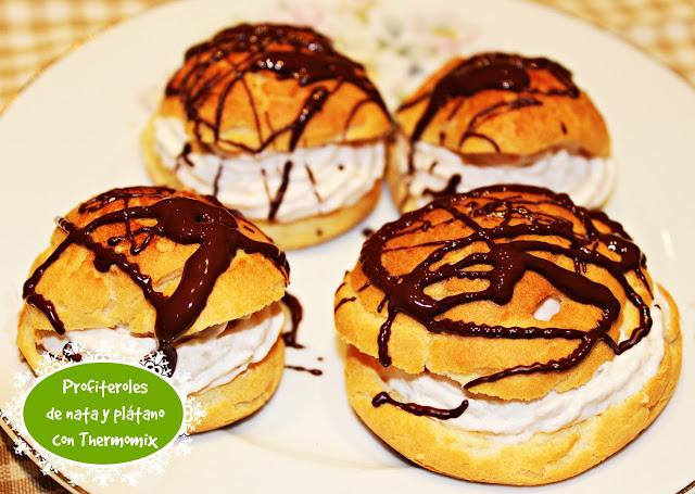 PROFITEROLES DE NATA Y PLÁTANO CON THERMOMIX