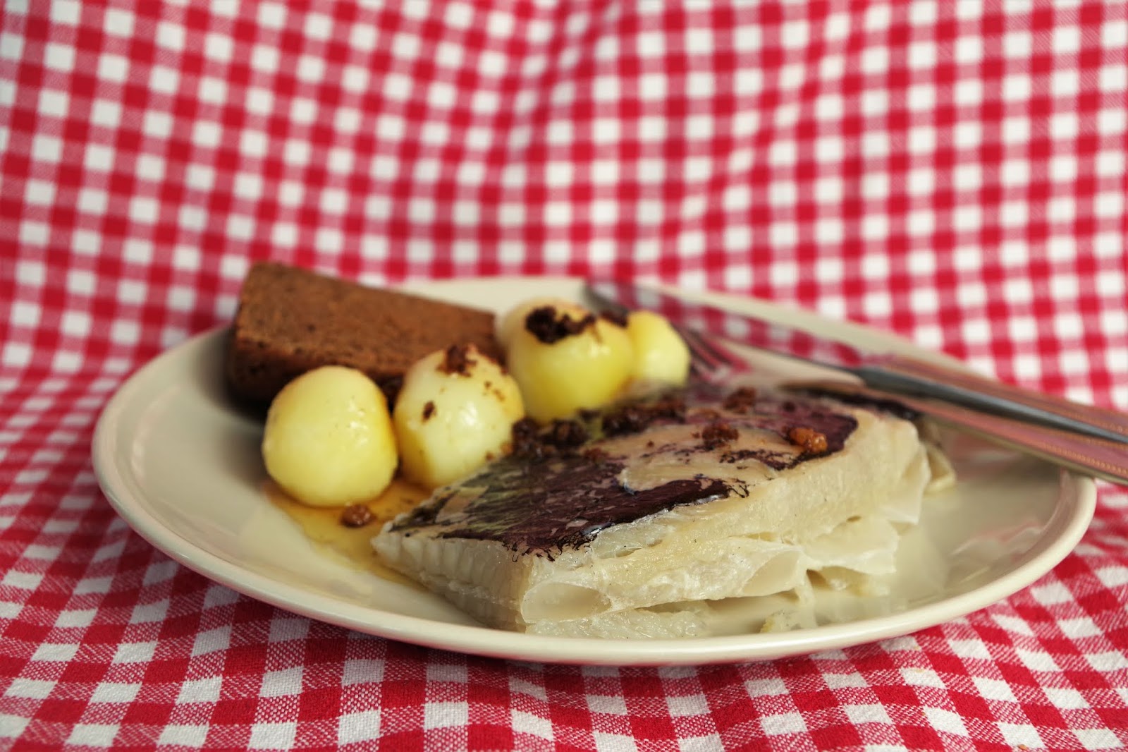 IslandFan Kochbuch Kæst skata með hnoðmör