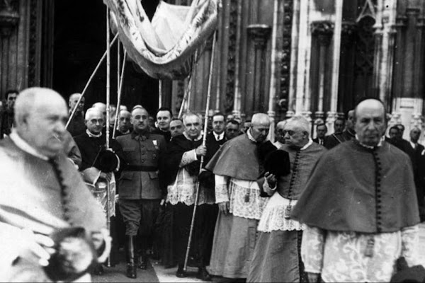 Los obispos se ponen de perfil ante la propuesta de hacer santo a Franco