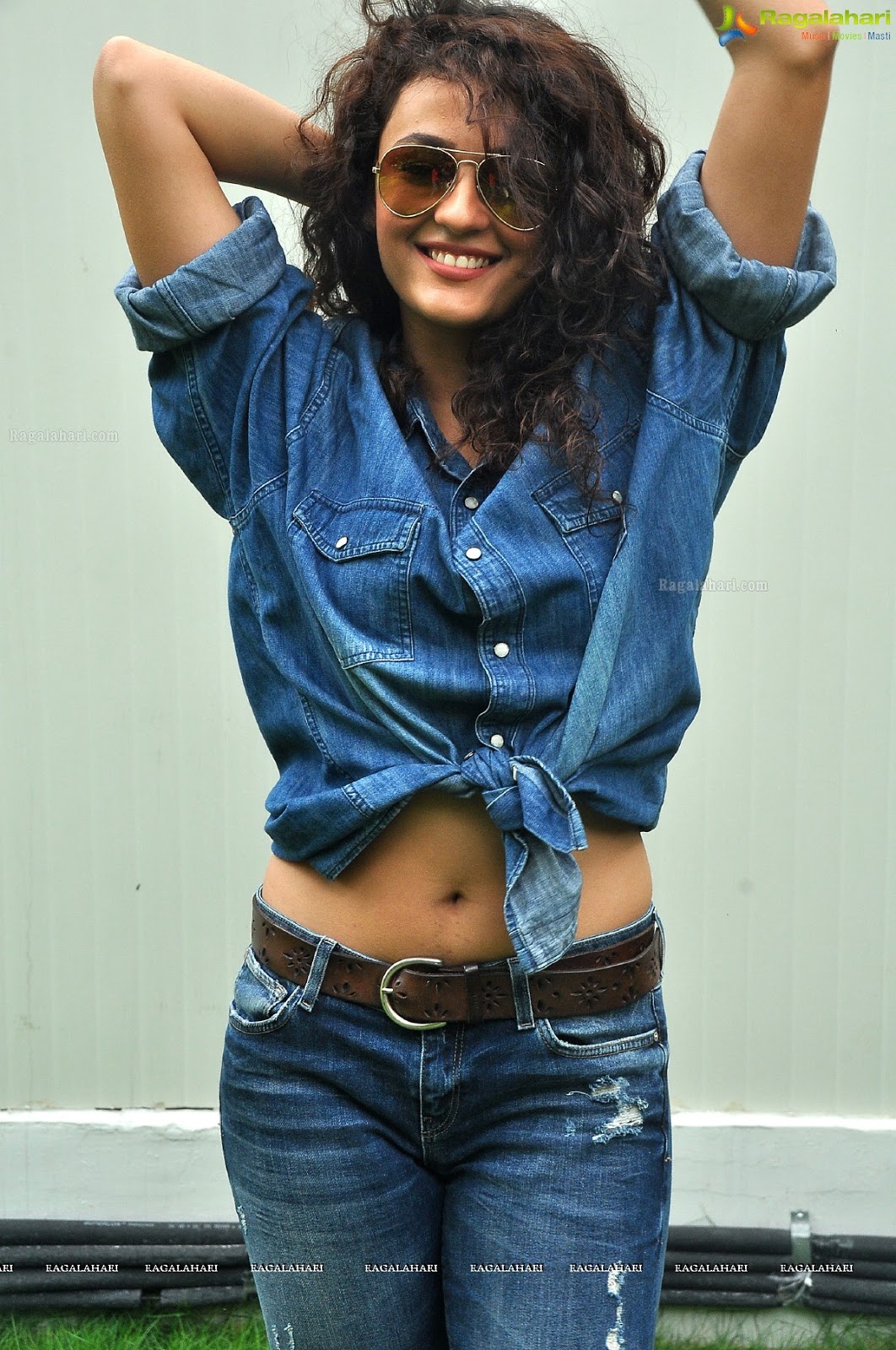 Seerat Kapoor Navel In Blue Jeans Stills seerat-kapoor-navel-in-blue-jeans-stills