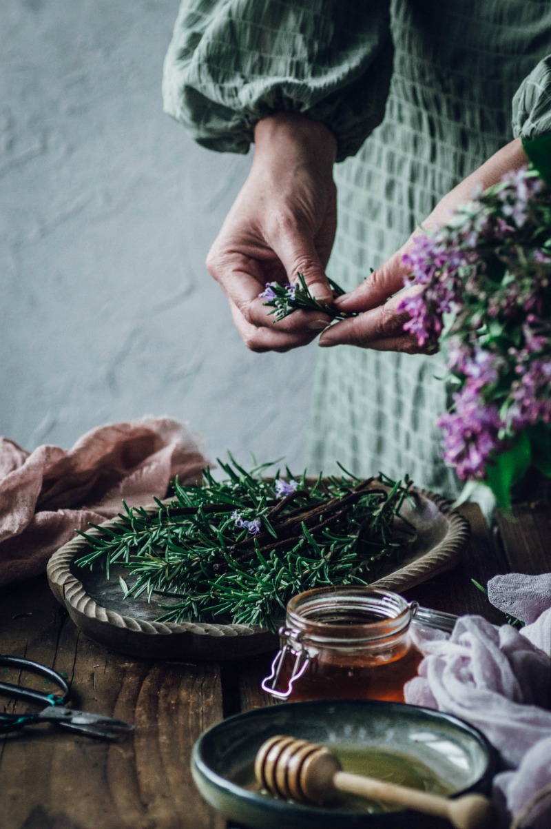 Simple and savory sweet rosemary syrup with touch of vanilla will add a new hint to your beverages, youghurt or pancakes.