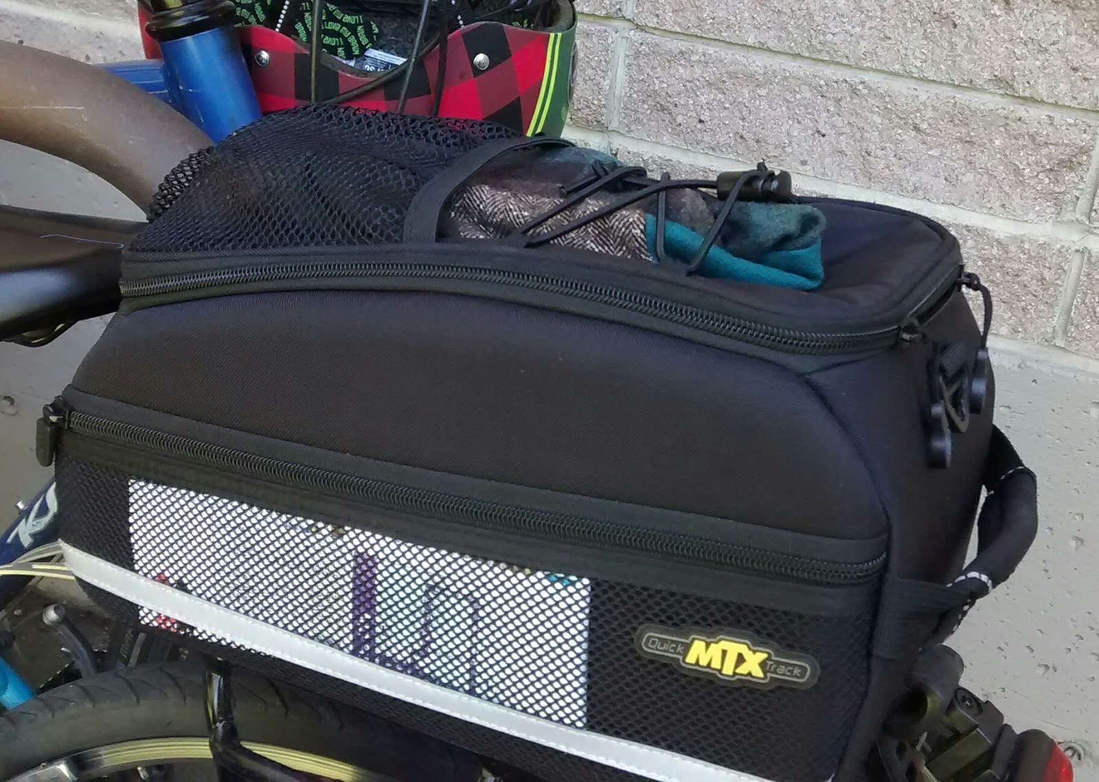 Librarian on a Bicycle Bicycle commuting Bagandrack essential