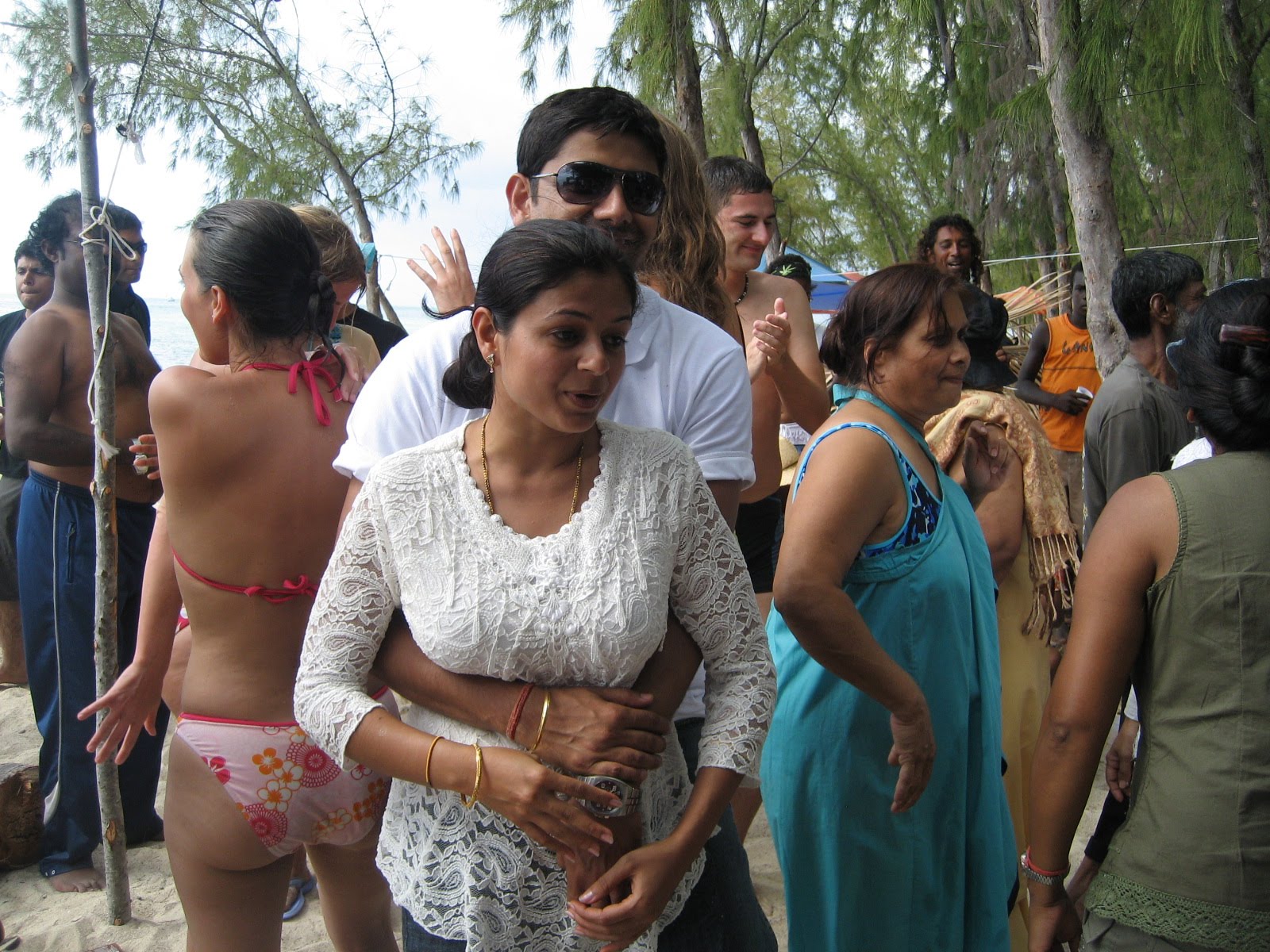 Hot Indian Group - Hot Indian Girls In Bikini At Goa Beach ChuttiyappaSexiezPix Web Porn