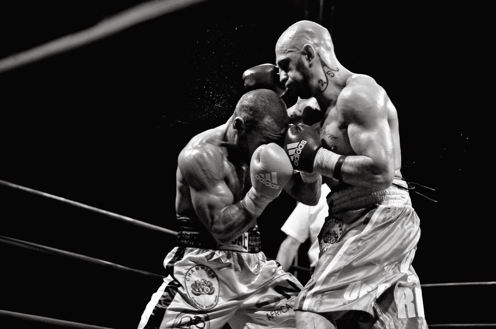 ACCADEMIA KAMA Oggi classe di Boxe ACCADEMIA KAMA Oggi classe di Boxe