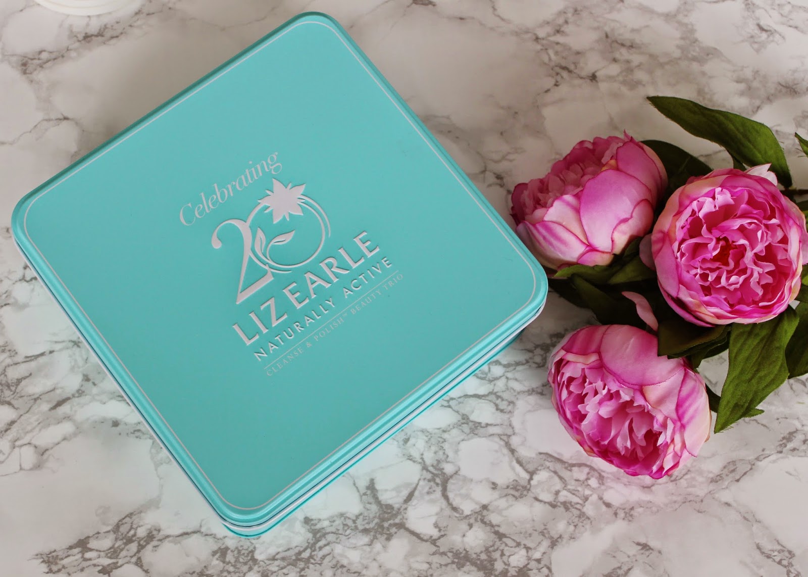Liz Earle Limited Edition Cleanse And Polish Trio T Tin Flutter And Sparkle