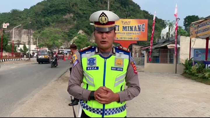 Arus Lalu Lintas ke Arah Pantai Mutun Terpantau Lancar