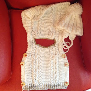 Vest and hat for the baby girl in white @ gold colours