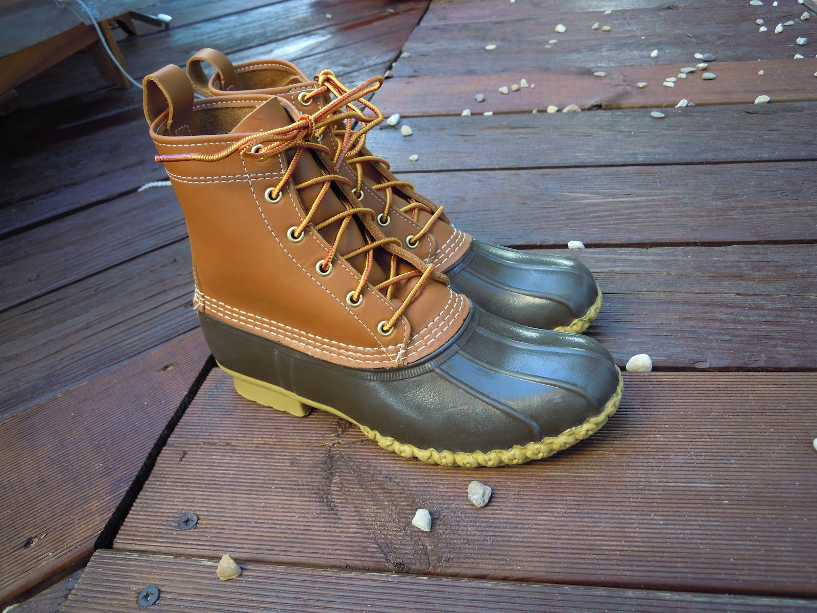 stores that sell bean boots