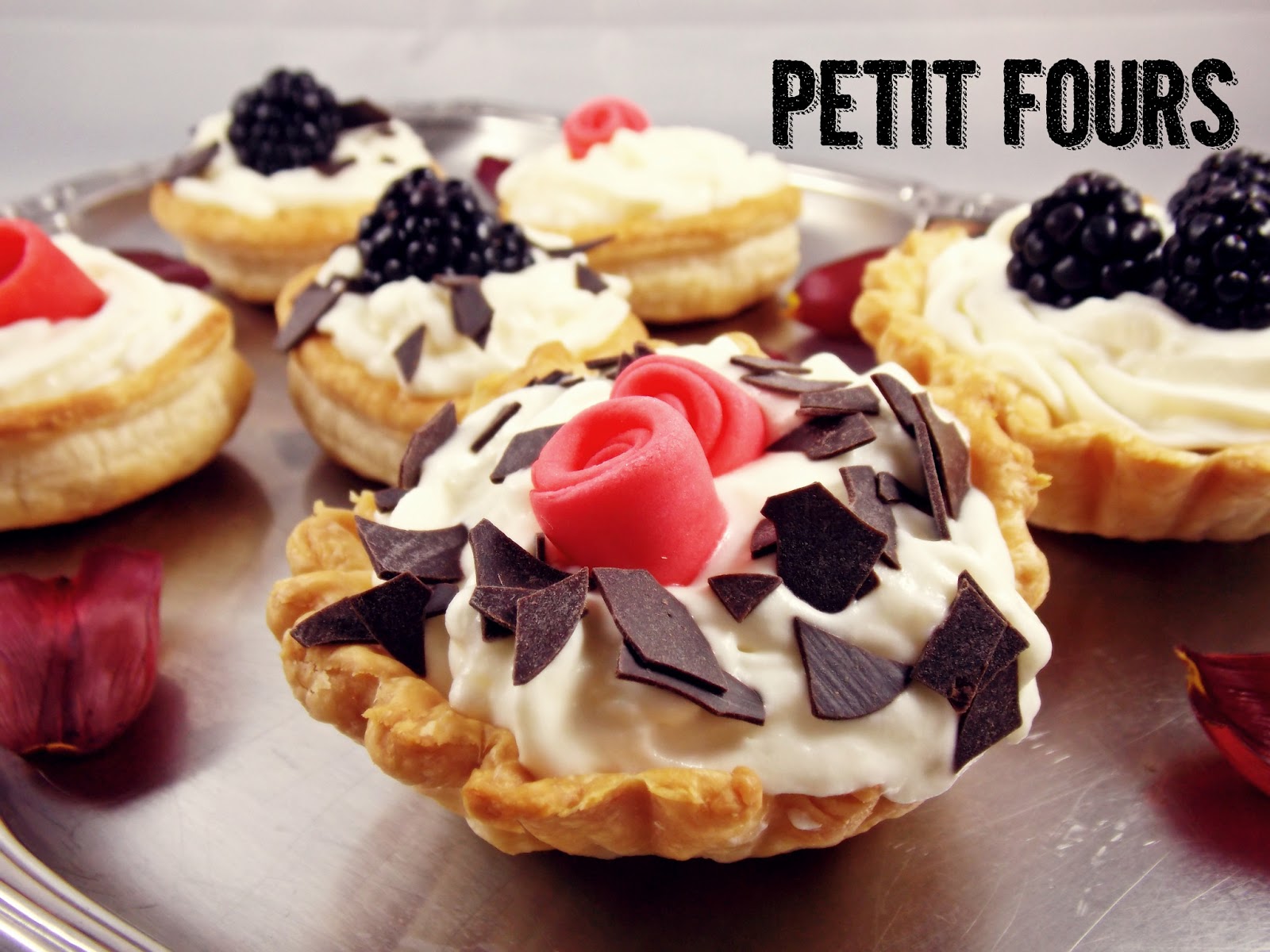 [MOVIE DAYS 02] Petit Fours aus Blätterteig Julia Bakes!