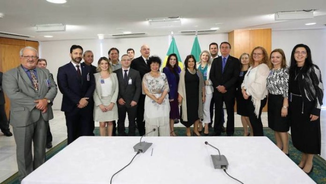 Vídeo com reunião do ‘gabinete paralelo’ de Bolsonaro mostra discurso antivacina