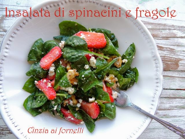 insalata con spinacino e fragole 