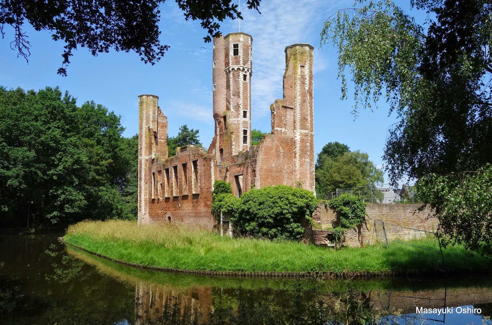 ベルギー移住生活 Duffel 廃墟の城