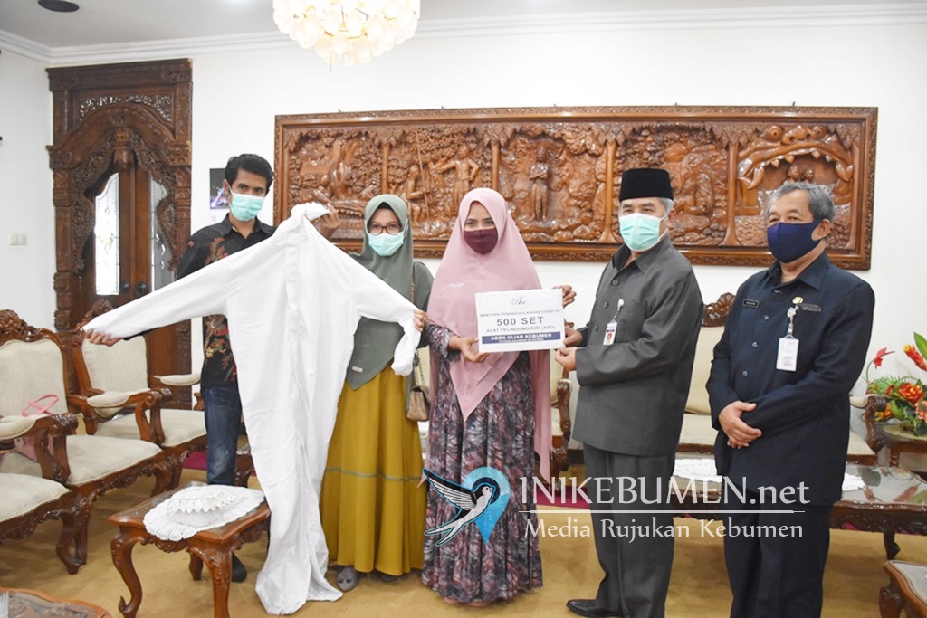 Untuk Penanganan Covid-19 di Kebumen, Agen Hijab Sruweng Bantu 500 APD