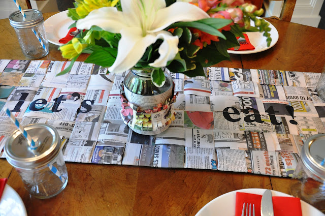 Fabricar mantel con trozos de periódico