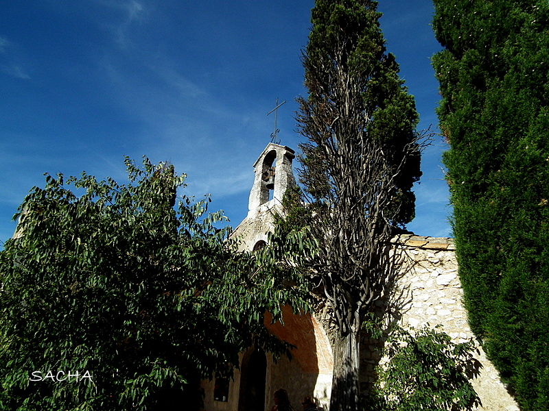 Un jour....Une photo ! Pour le Fun ! la chapelle St Sixte à Eygalières