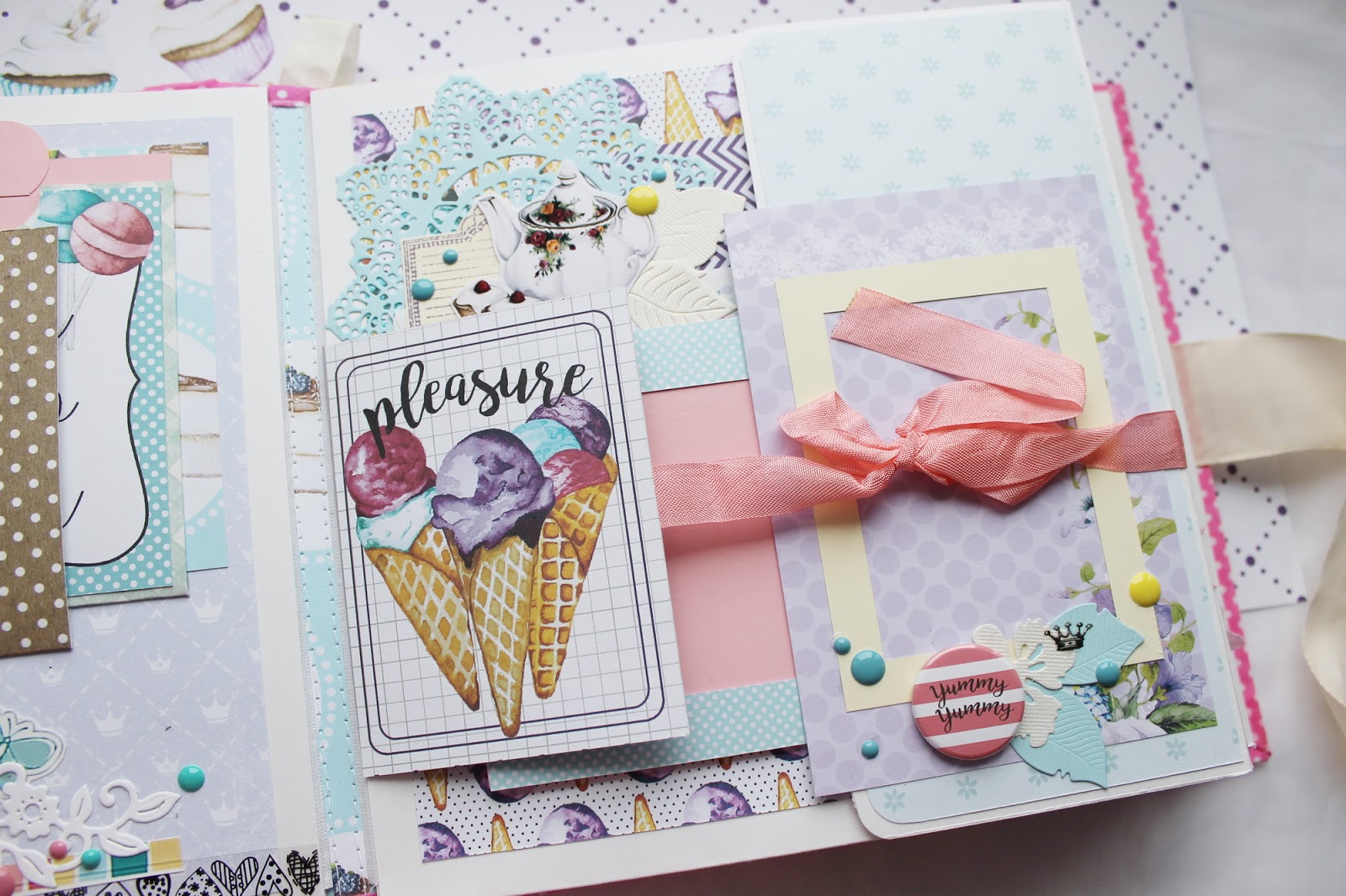 сладкий альбом для подруги. сладкий альбом для подруги. подарочный альбом с вкусняшками своими руками. как сделать сладкий альбом. подарок маме сладкий альбом.