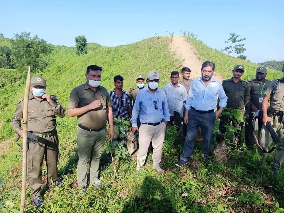 মহেশখালীর বিভিন্ন প্রজাতির গাছ ও বাঁশের নার্সারী পরিদর্শনে বন সংরক্ষক মহেশখালীর বিভিন্ন প্রজাতির গাছ ও বাঁশের নার্সারী পরিদর্শনে বন সংরক্ষক