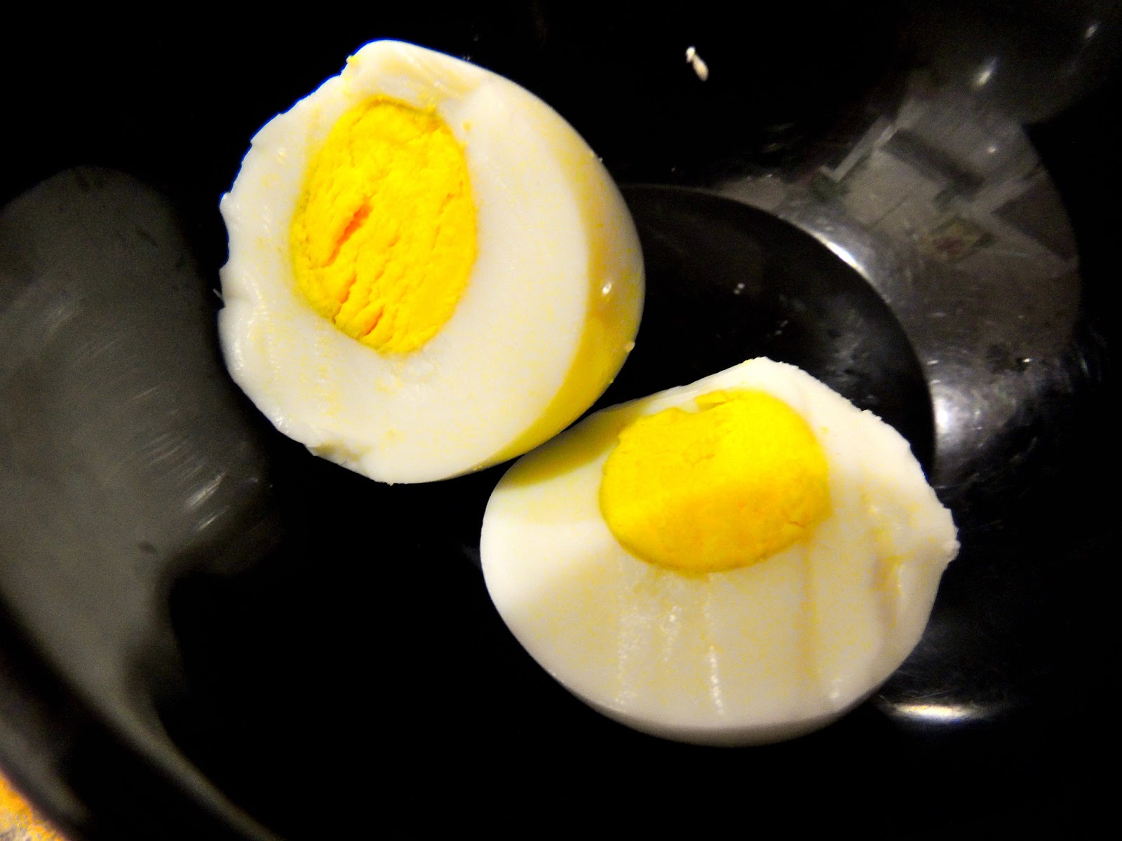 Как кипят яйца. Вареные яйца в крутую. Всмятку в мешочек вкрутую. Варка яиц вкрутую. Яйца вкрутую минут.