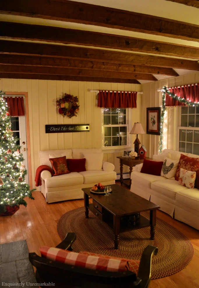 Cottage Style Christmas Living room