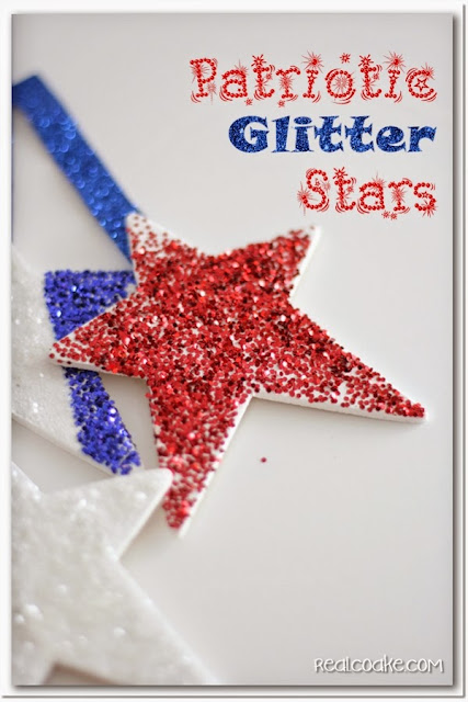 4th of July crafts ~ Simple to make patriotic glitter stars. So cute and so easy! #4thofJuly #Crafts #RealCoake