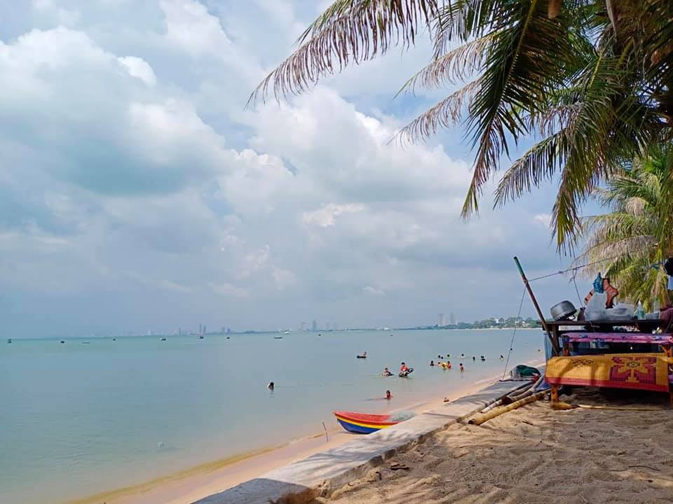 หาดบางเสร่ อำเภอสัตหีบ จังหวัดชลบุรี ทะเลใกล้กรุงเทพฯ สถานที่ท่องเที่ยวเที่ยวไทย ที่ไหนดี