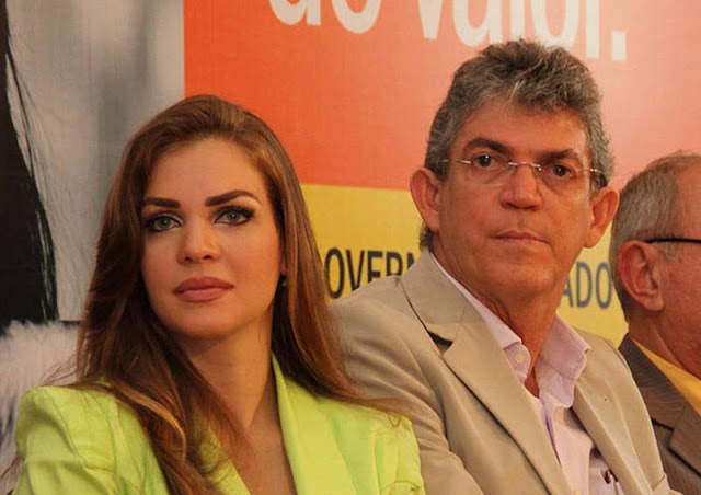 Ex-primeira dama de Ricardo Coutinho (PSB) afirma ter visto caixas com dinheiro na casa do político