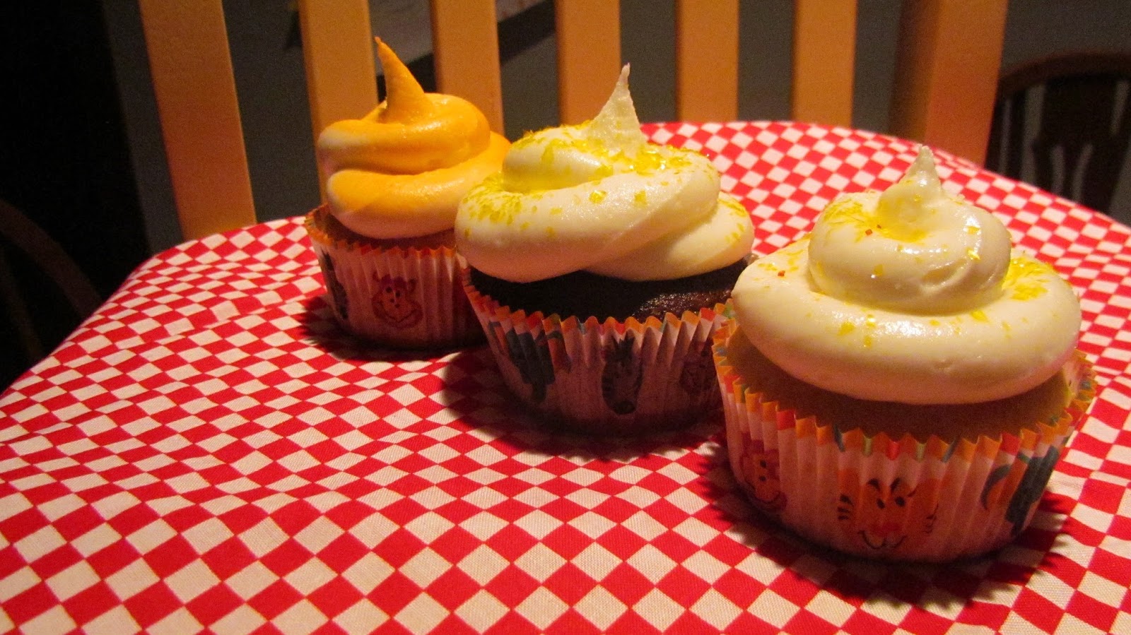 Family, Food, Fun, and Lots of Little Things ! Picnic Cupcakes
