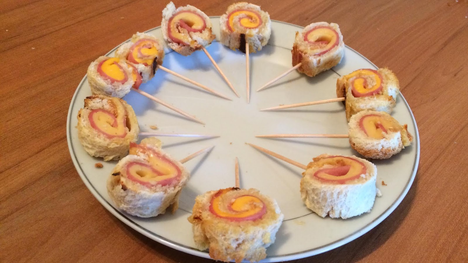 Mes Recettes Rapides: Roulé Apéritif Au Pain De Mie croustillant