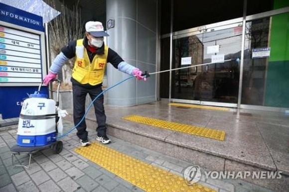 Hàn Quốc: tổng số người nhiễm bệnh tăng hơn gấp đôi chỉ sau 1 ngày, 23 trường hợp từ bệnh nhân “siêu lây nhiễm”