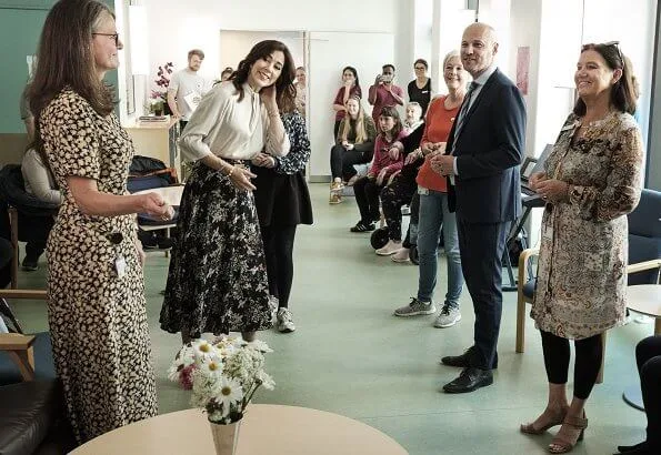 Crown Princess Mary wore Andiata flower print maxi skirt. Crown Princess Mary wore a flower print midi skirt by Andiata