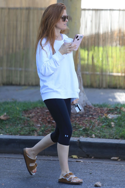 Isla Fisher Receives a Parking Ticket Out in West Hollywood 24 Sep-2019