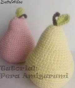 http://entrehilosyalgomas.blogspot.com.es/2015/02/tutorialcomo-hacer-pera-amigurumi.html