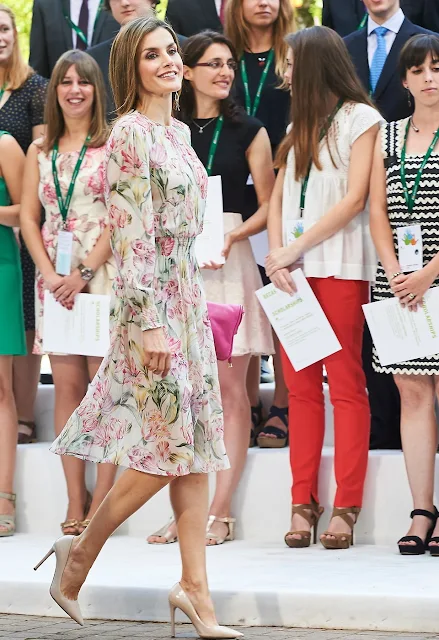 King Felipe and Queen Letizia Ortiz Deliver Iberdrola 2016 Scholarships at the Iberdrola Foundation headquarters. Letizia wore Printed floral dress