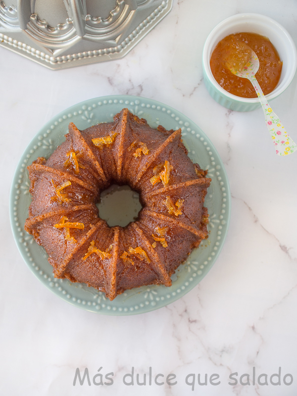 Bundt Cake de naranja con almíbar de naranja. Tierno y Súper jugoso.