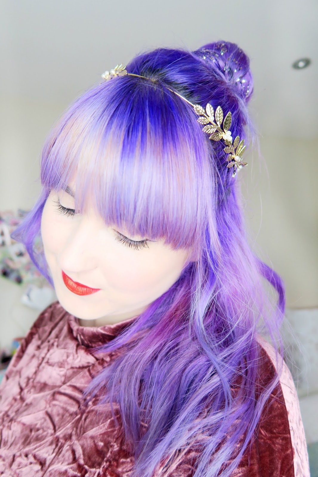 how to do a glitter hair do an image of a party hair do with glitter bun