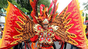 Enjoying Solo Batik Carnival in Solo city