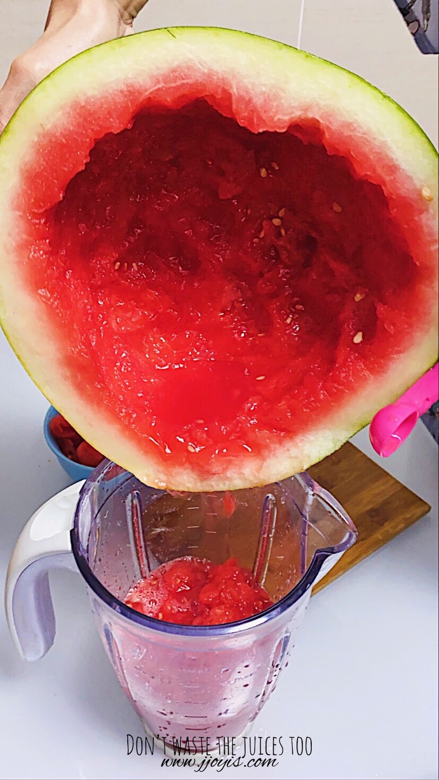 homemade, watermelon soju, unflavoured soju, watermelon vodka, easy recipe, subak soju, subak-soju, watermelon bowl, watermelon flesh, scoop, blender