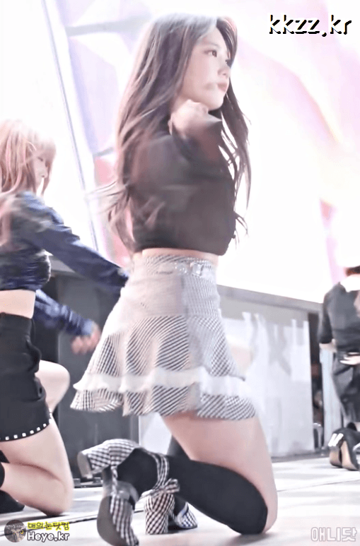 치마가 펄럭이는 주은