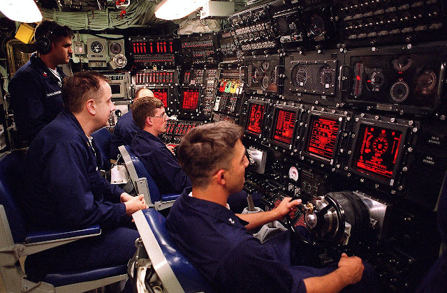 https---s3-us-west-2.amazonaws.com-the-drive-cms-content-staging-message-editor%25252F1587416821235-1280px-uss_seawolf_ssn_21_control_room_highres.jpg